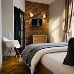 Lvapart центр 2 кім ізол і кухня студія Апартаменти