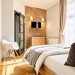 Апартаменти Lvapart центр 2 кім ізол і кухня студія