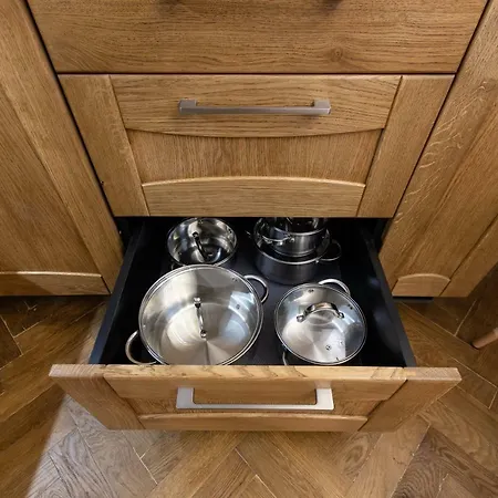 Lvapart вул ковжуна 2 кім ізол кухня студія звітні документи Lägenhet Lviv