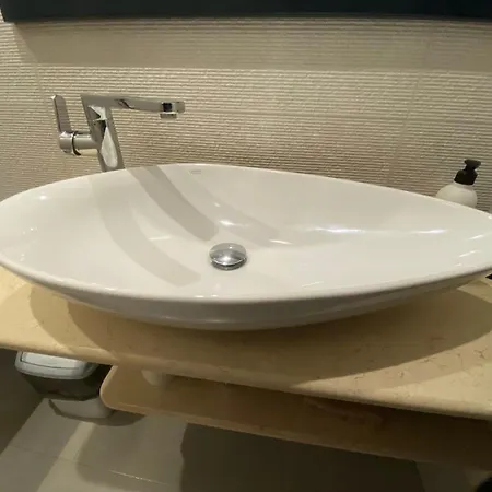 Lvapart вул ковжуна 2 кім ізол кухня студія звітні документи *